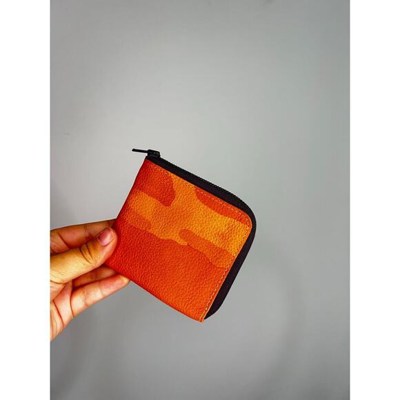 Ampersand As Apostrophe Wallet in Camo Cantalope - Picture 5 of 5